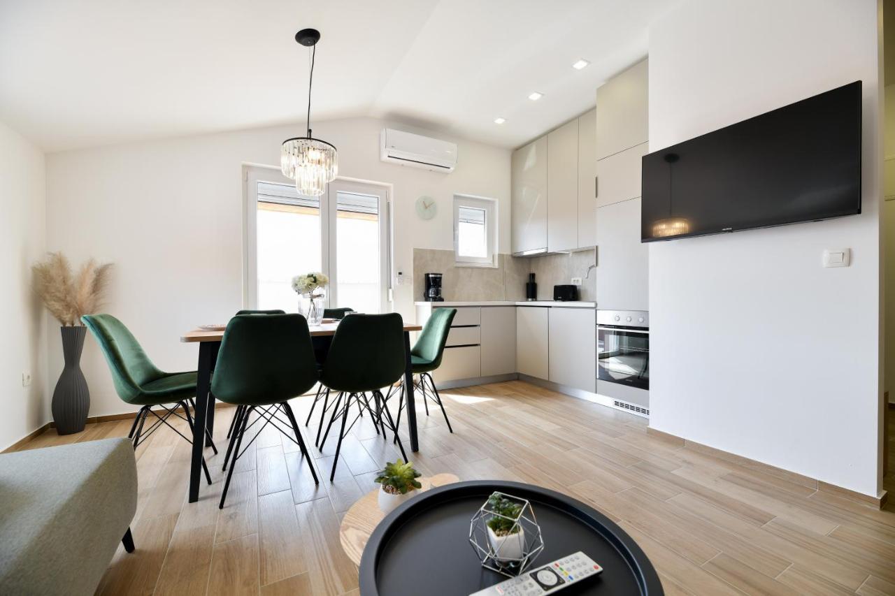 Modern Holiday Apartment "Libra" With Swimming Pool ポセダリェ エクステリア 写真